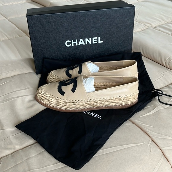 CHANEL Large CC Leather Espadrilles - Picture 1 of 14